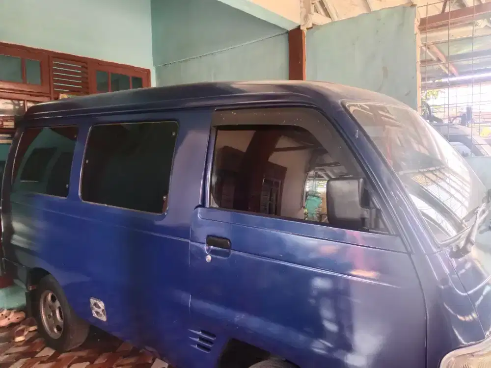 Jual futura penumpang 2001 barang mulus pajak jalan