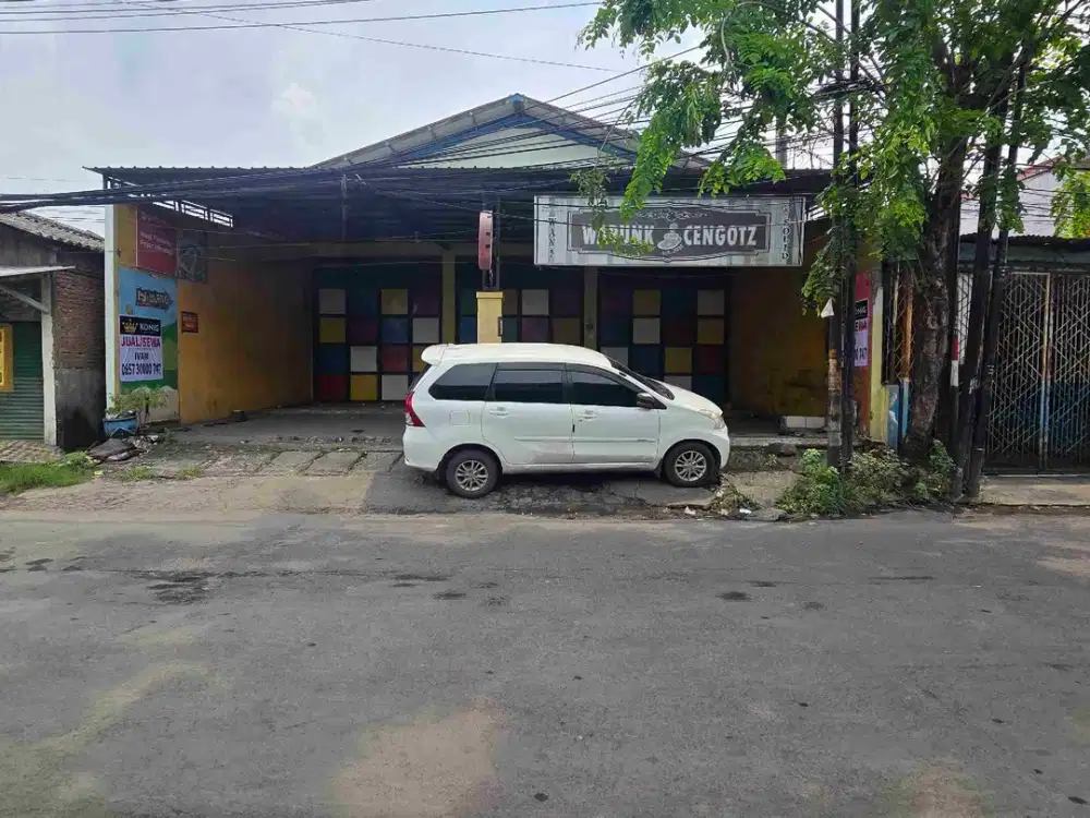 Manukan Kulon. Wonorejo. komersial area