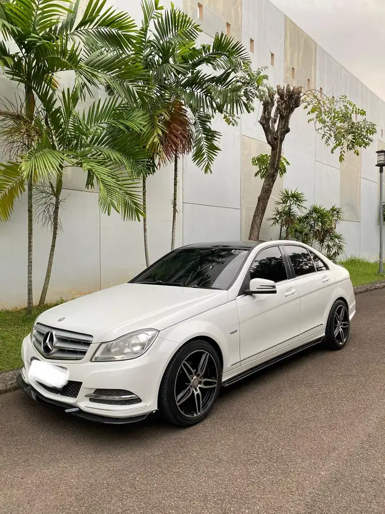 Mercedes-Benz C200 2011 Bensin