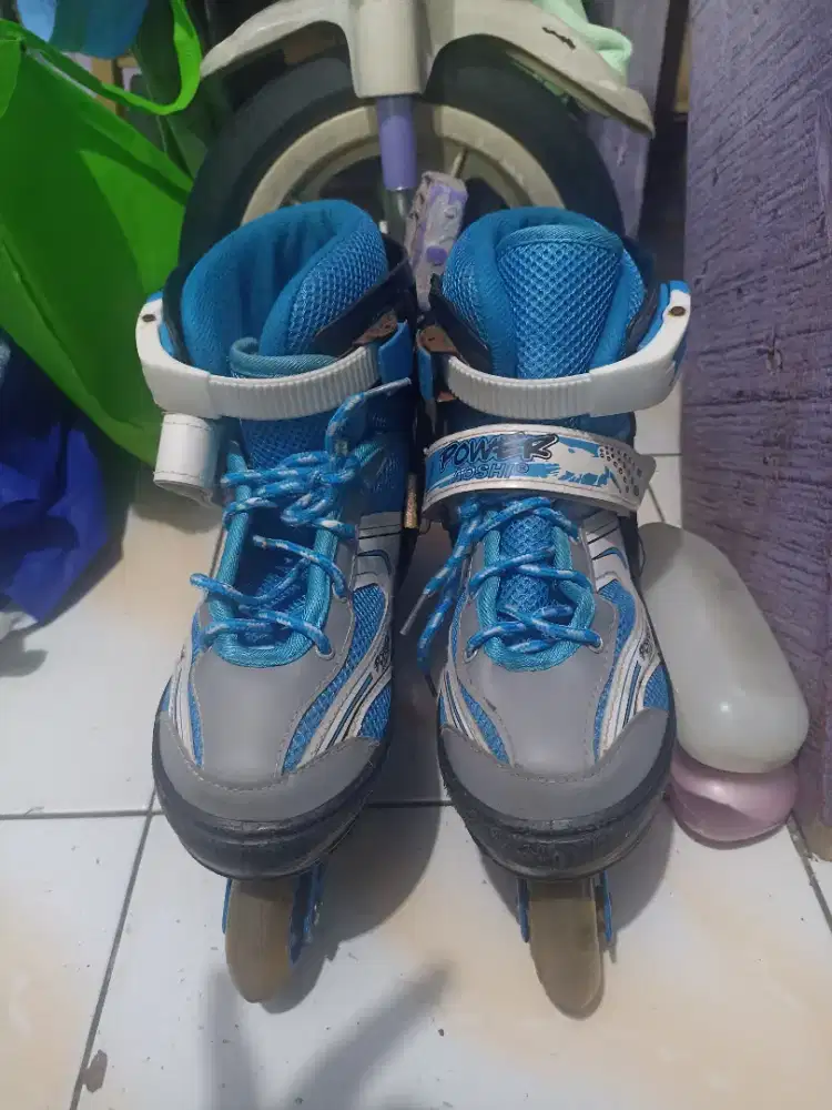 Dijual sepatu roda