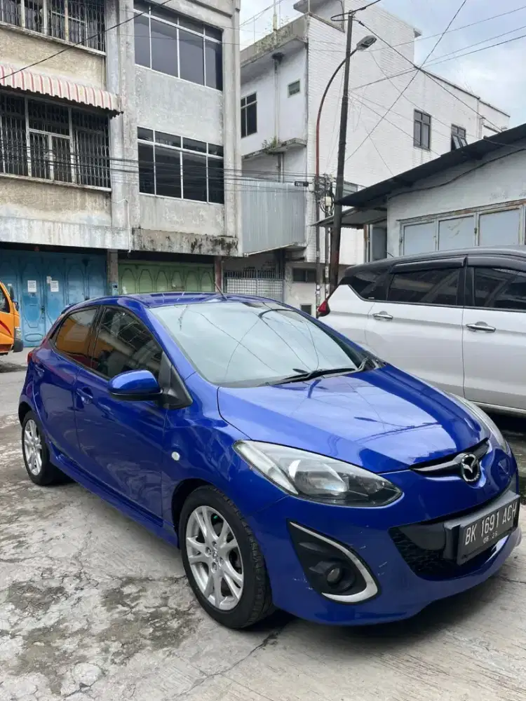 Mazda 2 R Matic 2011