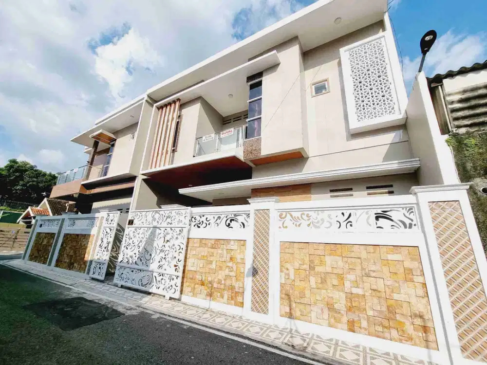 Rumah Mewah Modern Dekat Solo Paragon Mall Tengah Solo Kota