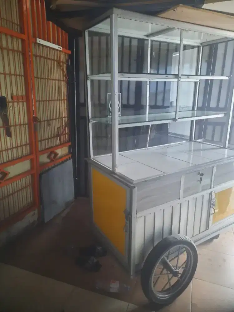 grobak etalase almunium