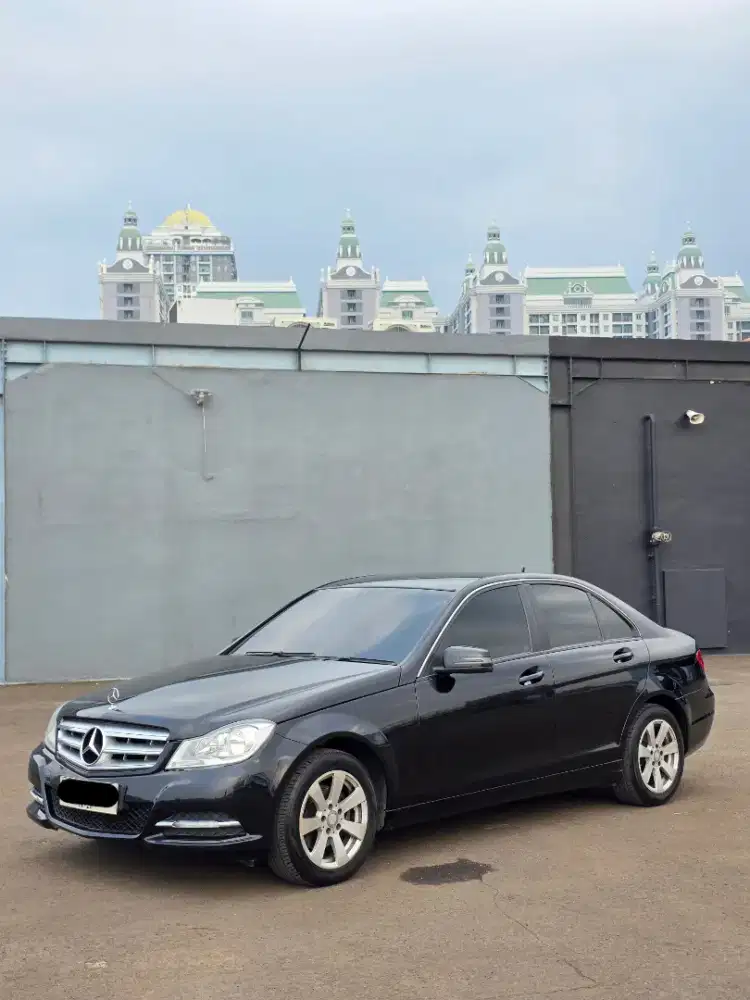 Mercedes Benz C200 2013 Facelift / W204 / CGI / Low Km