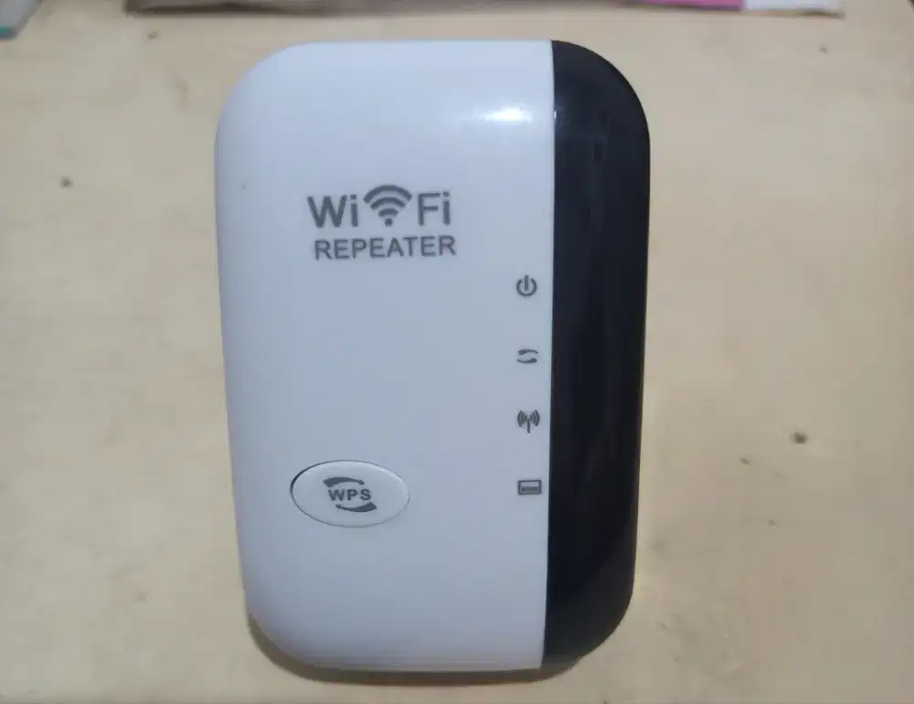 Wifi reapeater penguat signal unit only Kondisi 99%. Kotak ga ada