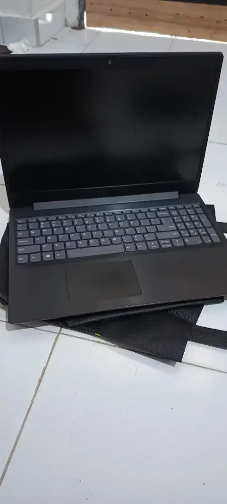 [JUAL CEPAT] Laptop Lenovo AMD Ryzen 3200U