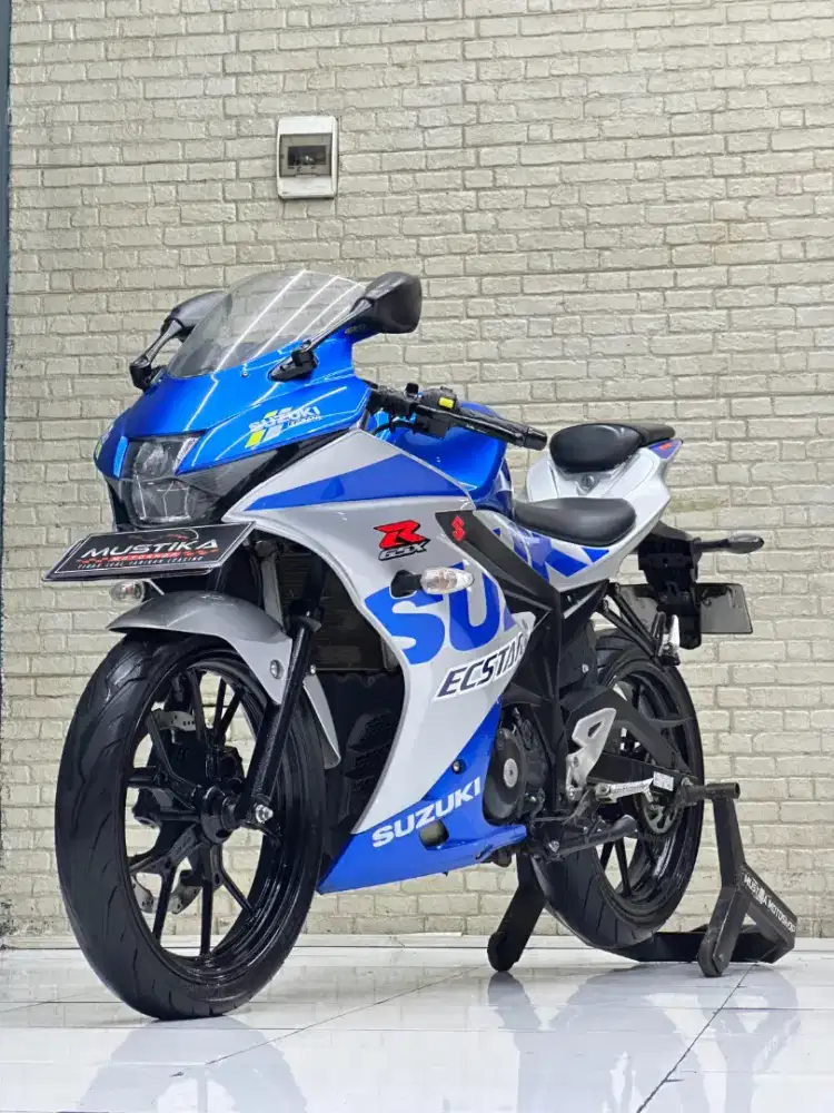 Suzuki GSX 150 R th 2022 edisi special mulus nominus