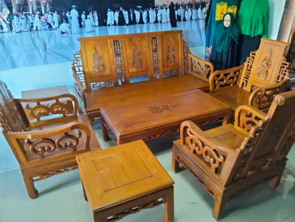 Kursi jati minimalis