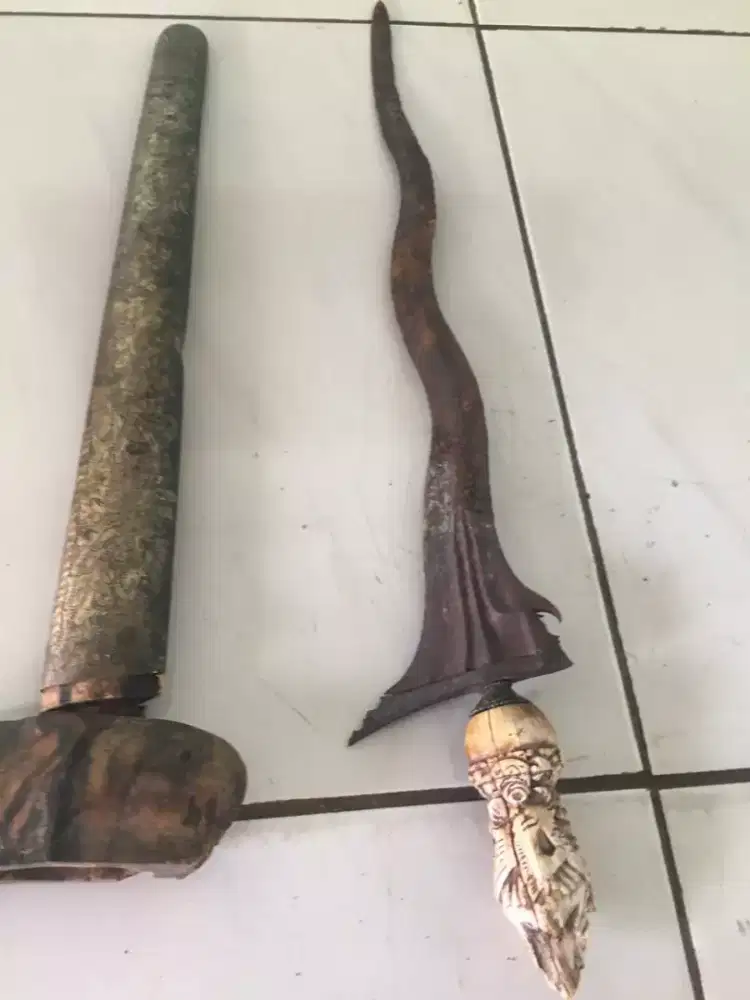 Keris sepuh Luk 5 deder bahan 69