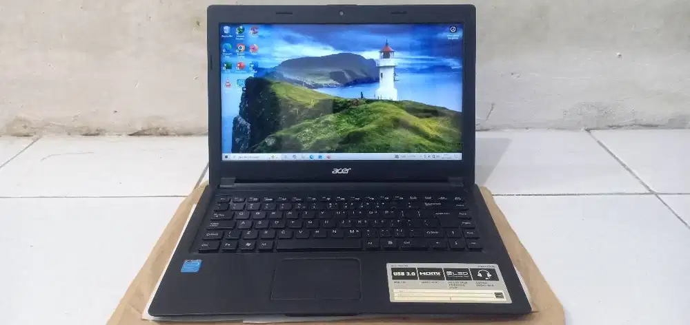 Laptop Acer Z1401 Slim Ringan, RAM 8GB SSD 128GB, MULUS SIAP PAKAI