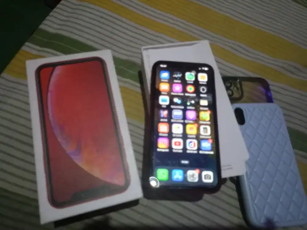 iPhone XR 64gb Merah mulus