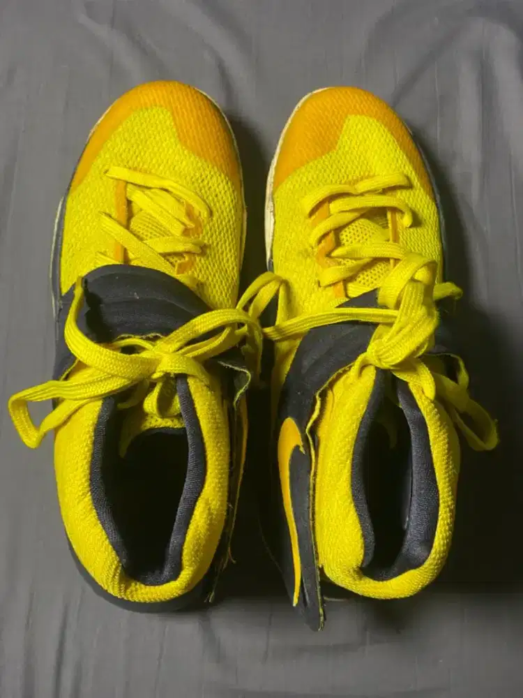 Sepatu basket ori nike