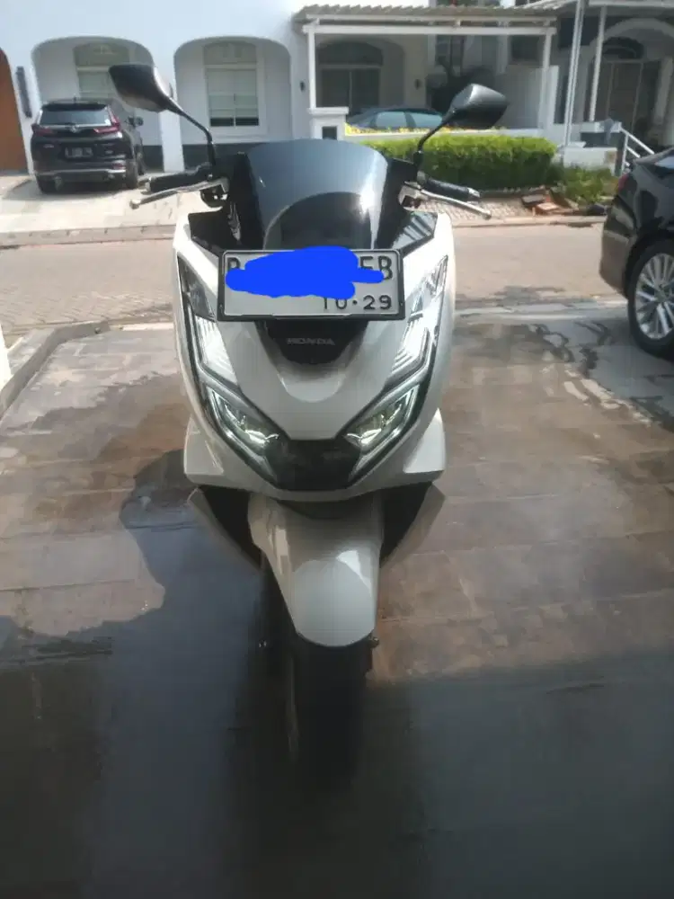 Dijual Motor PCX 160 warna putih