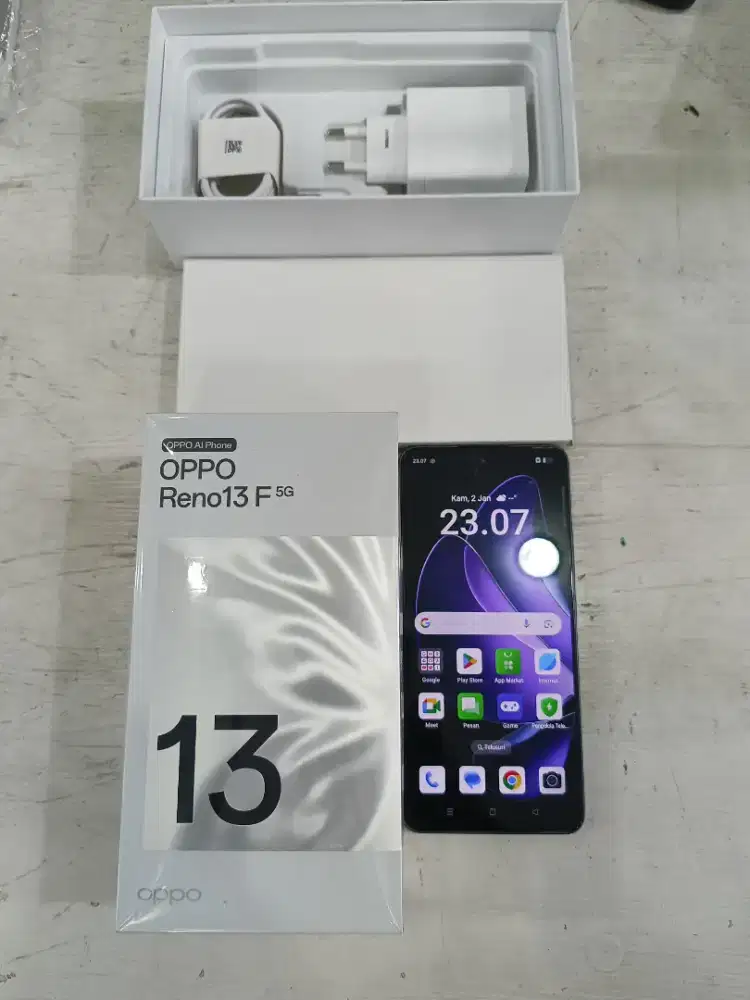 Oppo Reno 13F 5G (8+8/256 GB) Grey
Fullset, Seperti baru