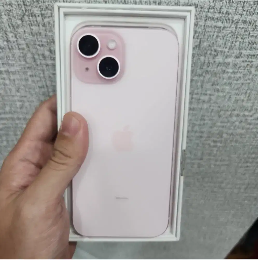 Iphone 15 128gb bh 100 resmi (2 hari )