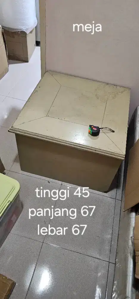 Meja sofa kotak
