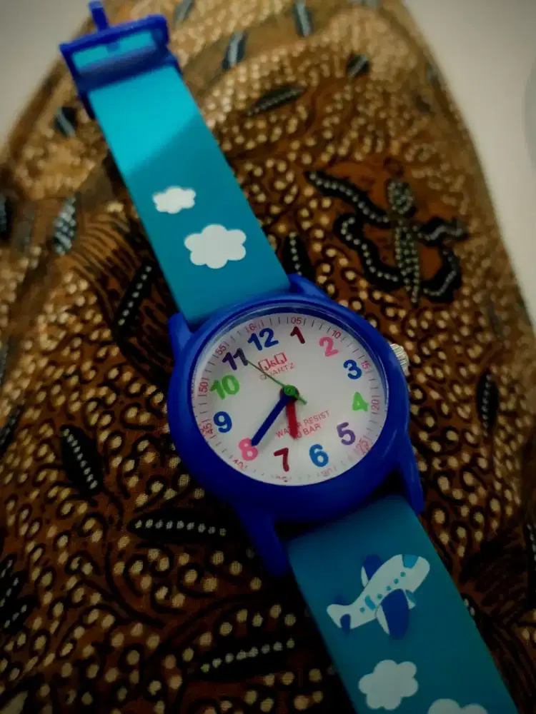 Jam tangan Q&Q anak anak