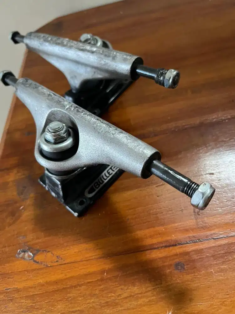 TRUCK SKATEBOARD BULLET 130mm