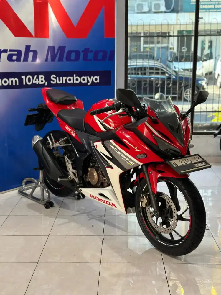 KM RENDAH HONDA CBR 150 R One Heart Tahun 2018 Terawat