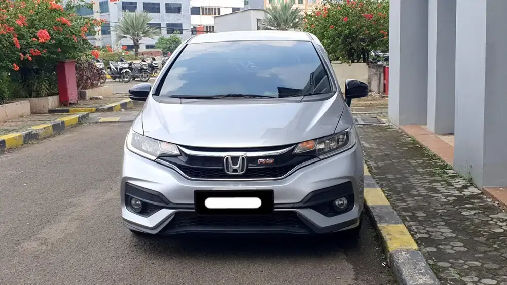 Honda jazz rs cvt matic 2017 pakai 2018 silver cash kredit proses bisa