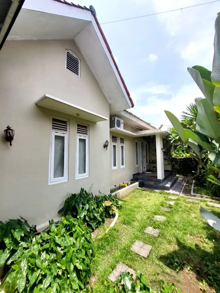 Rumah Halaman Luas di Baturetno dekat Jalan Wonosari