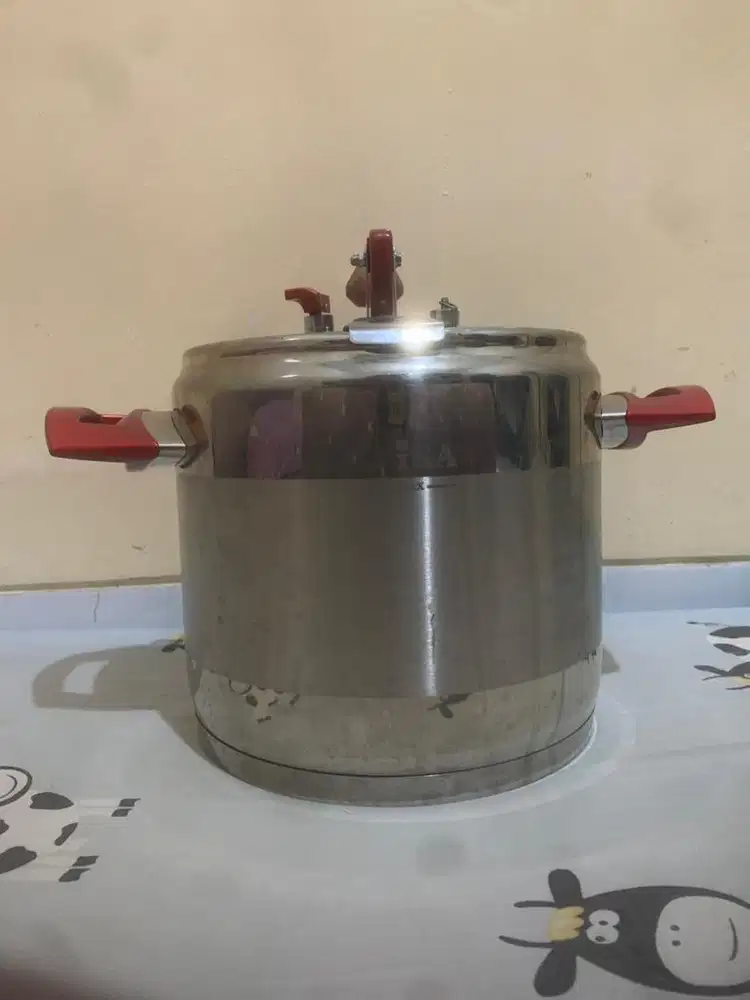 Alat masak panci presto merk isa stainless