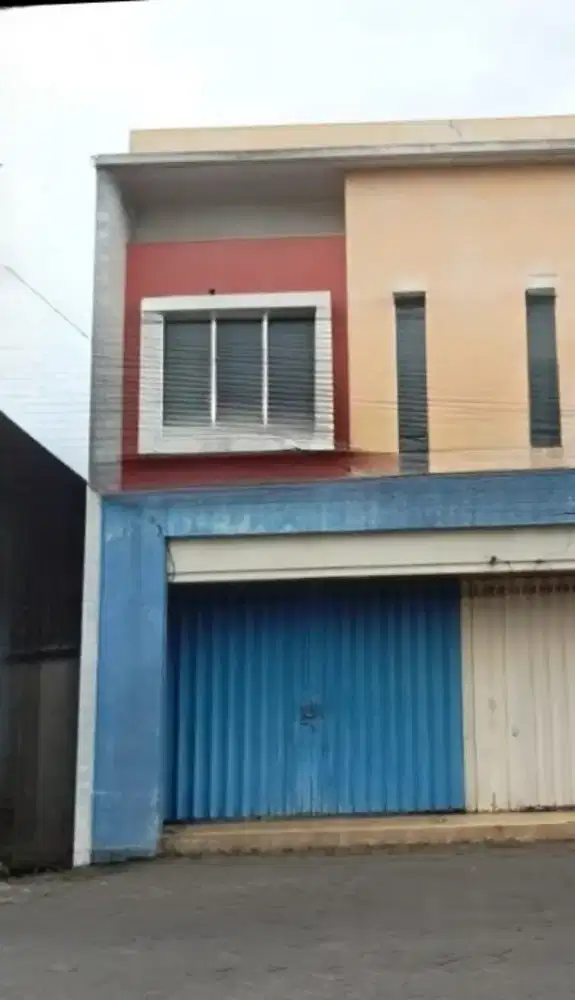 RUKO DEPO BANGUNAN SIDOARJO 
Lokasi dipintu keluar area pergudangan