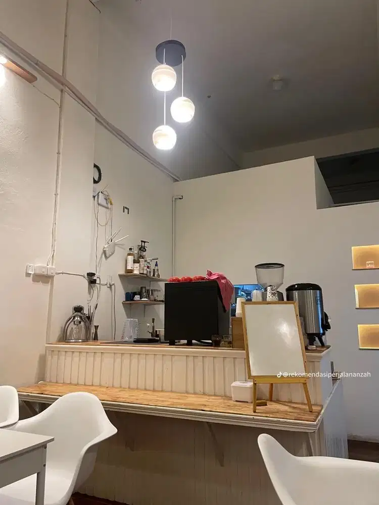 Dijual Cepat Kafe Homy Ramai Pelajar dan Keluarga Langsung Usaha