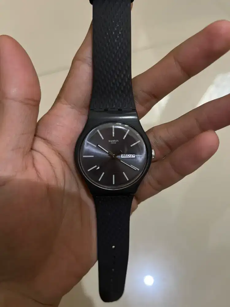 Jam tangan Swatch SUOM708