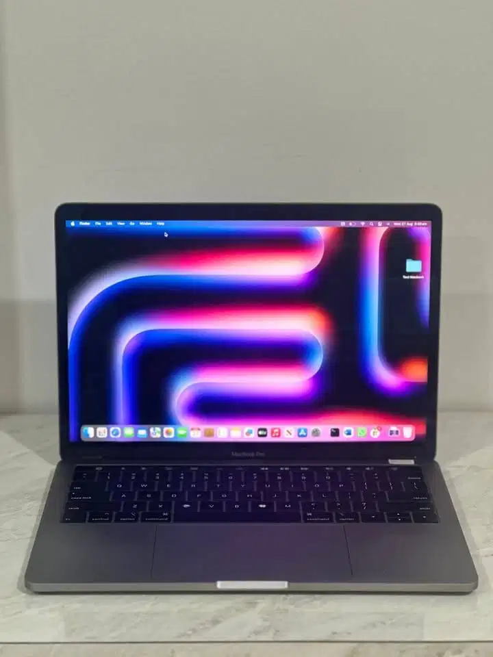 MacBook Pro 2018 13inch Retina Intel Core i7 Touch Bar 16GB/256GB