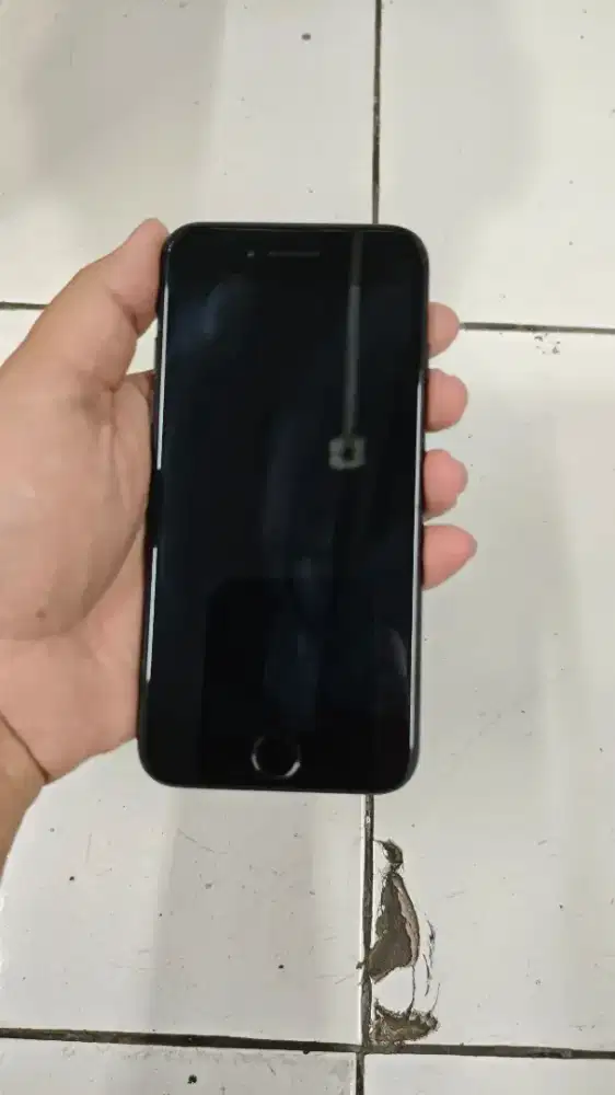 Jual cepat iphone 7 32gb hitam