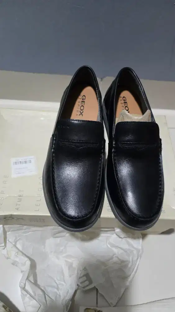 Sepatu Pria Flat Shoes Men Bekas Second Geox Respira No Minus Original