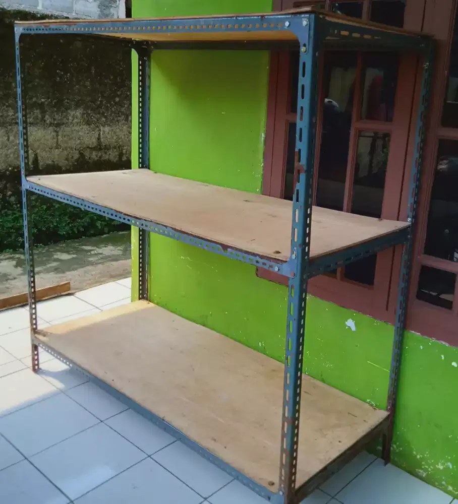 Rak Besi Siku 3 Tingkat
