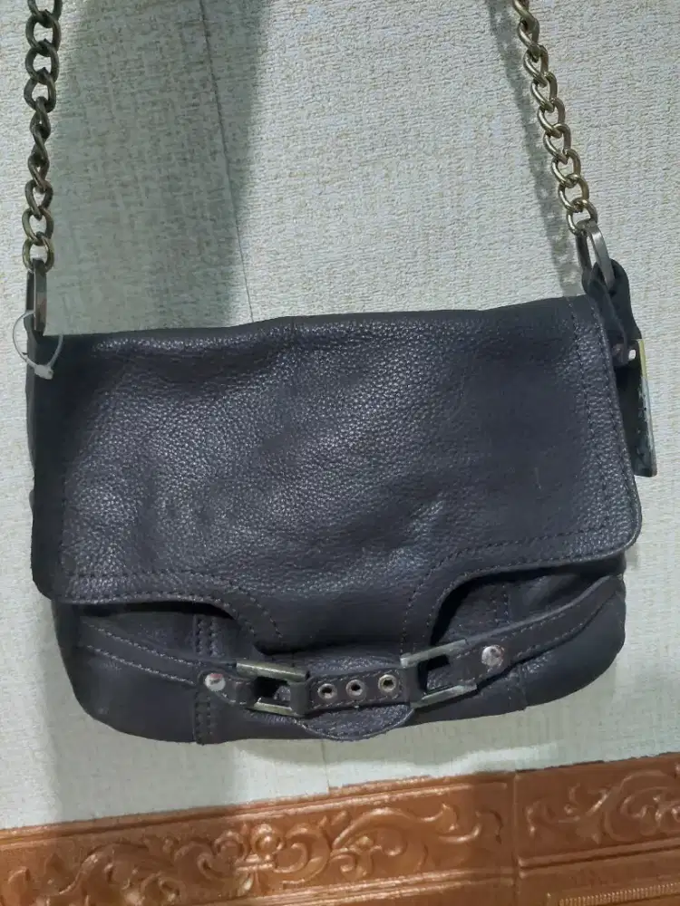 Tas Kulit Jarang Pakai