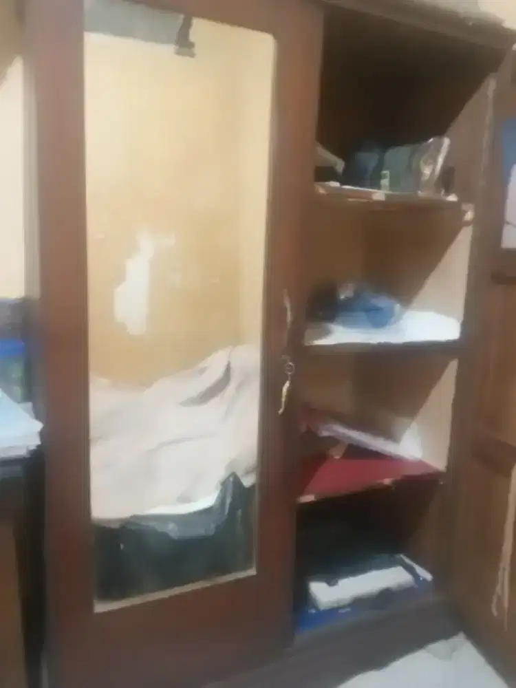 Lemari 2 pintu ada yang bercermin