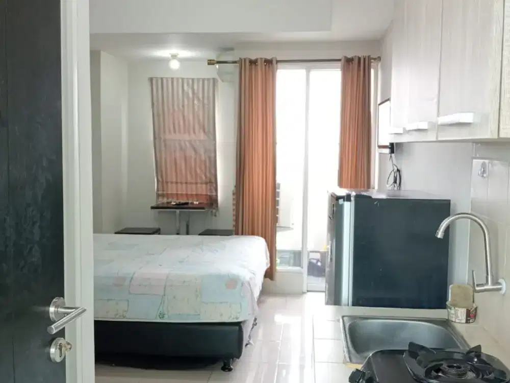 Belmont Residence Studio Furnished Hoek lt 12