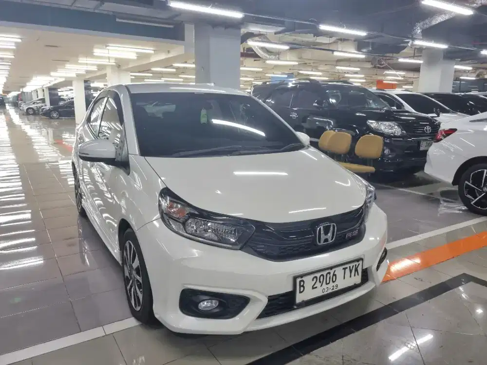 Km 40rb Honda Brio RS thn 2019 pakai 2020 New Model White on Black.