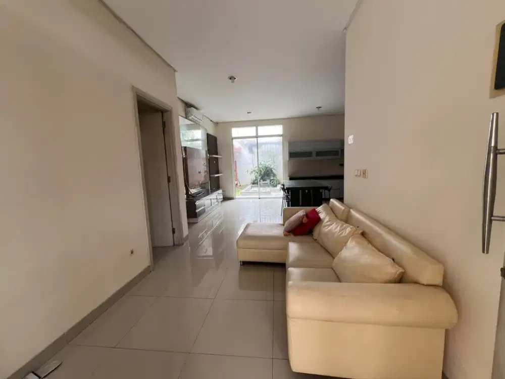 Disewa Rumah 2 Lantai Siap Huni Bagus Green Lake City Cluster Amerika Latin Jakarta Barat