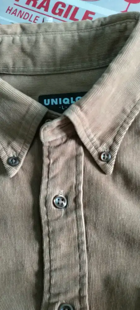 Kemeja Curduroy UNIQLO size L (Thrift)