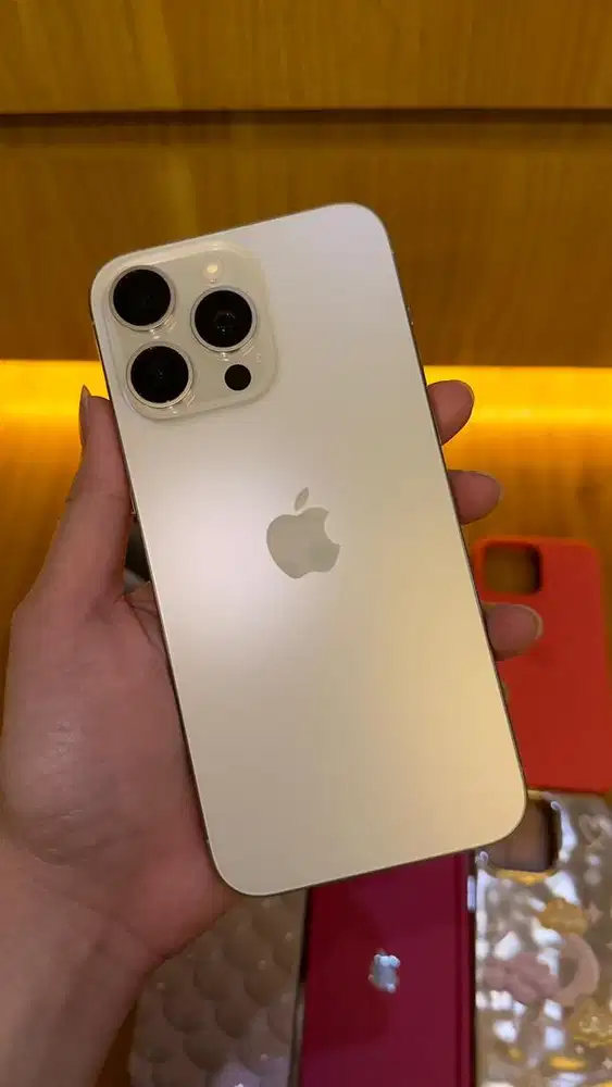 iPhone 15 Pro Max 256gb White Titanium (iBox)