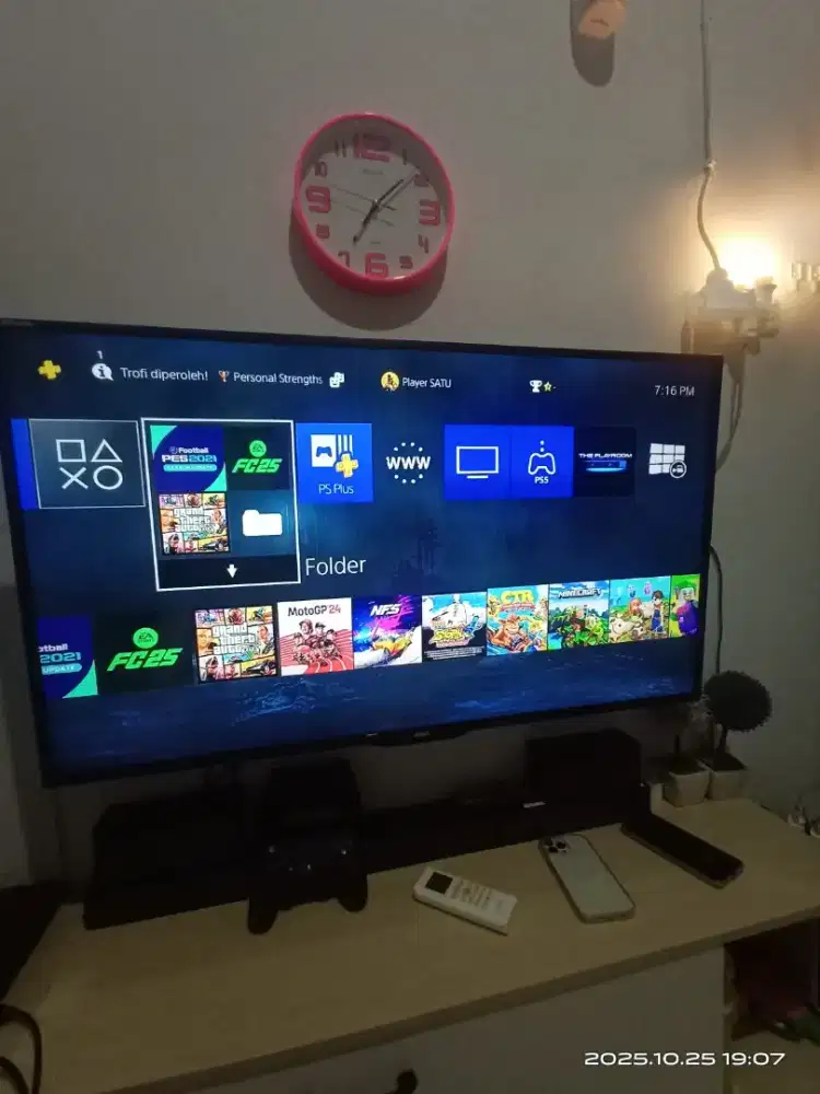 Ps4 Slim bonus 3stik