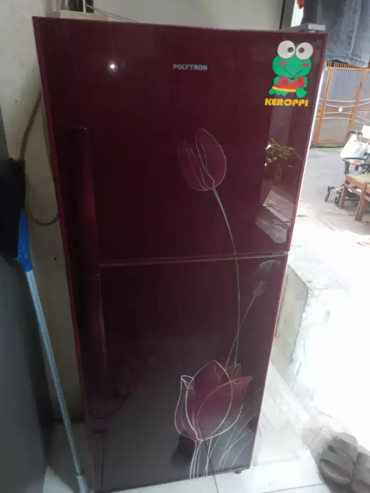 Kulkas 2 pintu merk politron