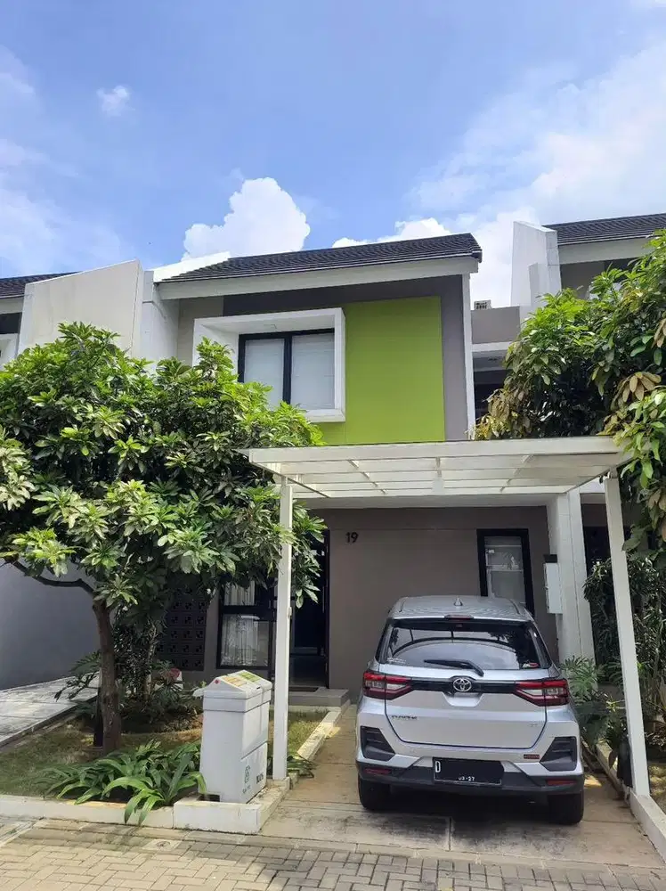 DIJUAL RUMAH MEWAH 2 LANTAI FULL INTERIOR DI SUMMARECON DEKAT TOL