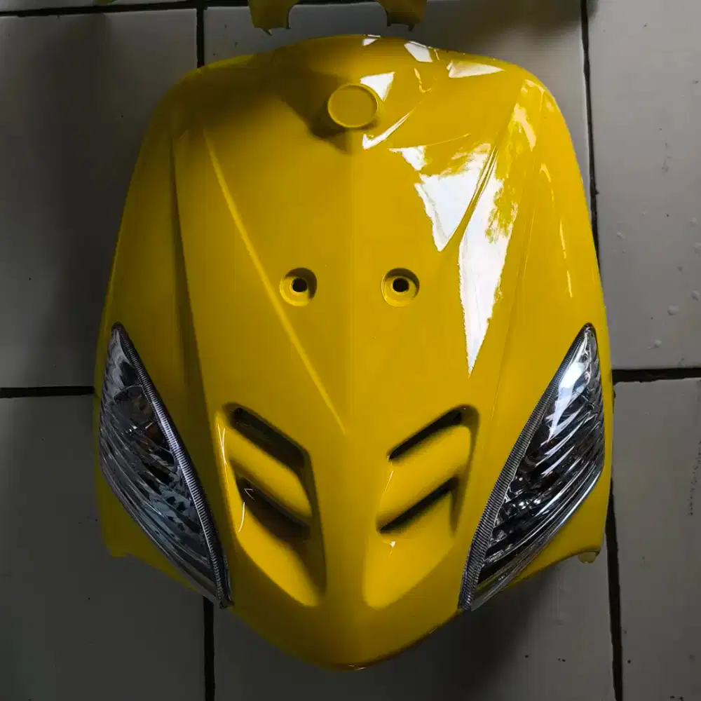 Cover body, tameng dan batok + reflektor sein yamaha mio sporty