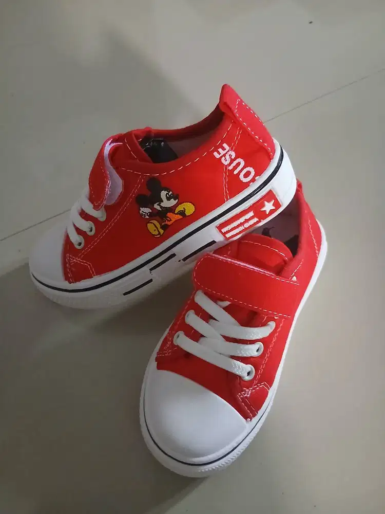 Sepatu anak bahan kanvas