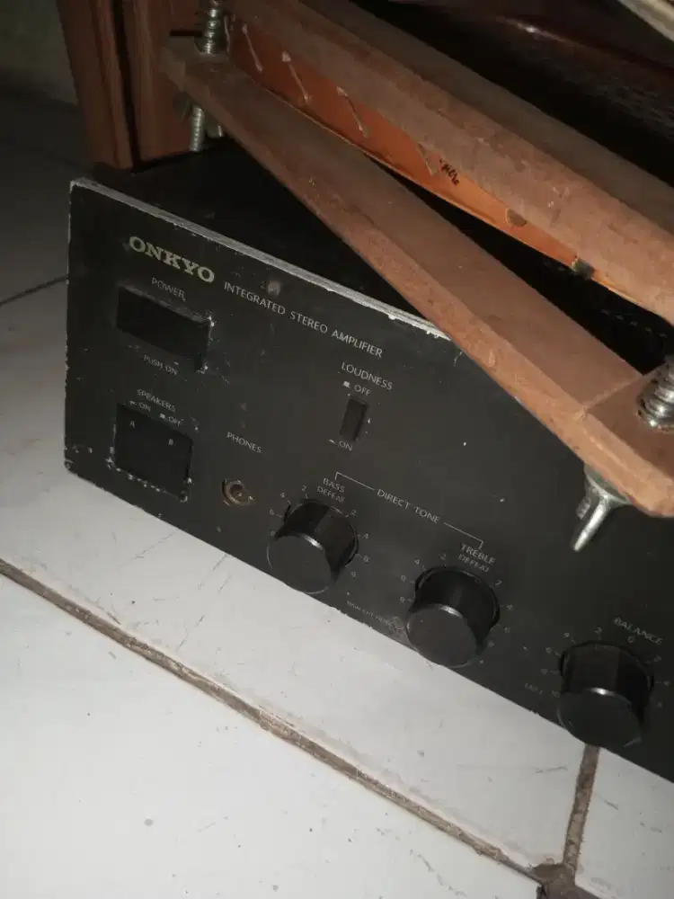 audio jual amplifier merk ONKYO japan asli mesin masih orian .