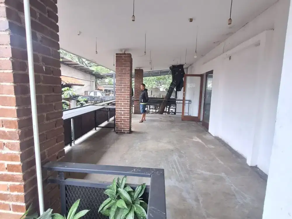 RUANG USAHA DUA LANTAI SUTAMI