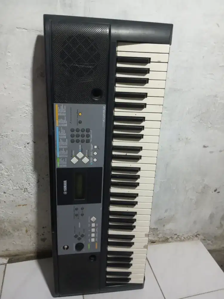 sepeker jual keyboard Yamaha psr e233 masih hidup minus casan tidak ad