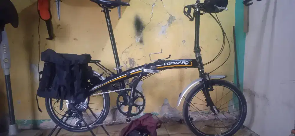 Sepeda lipat touring