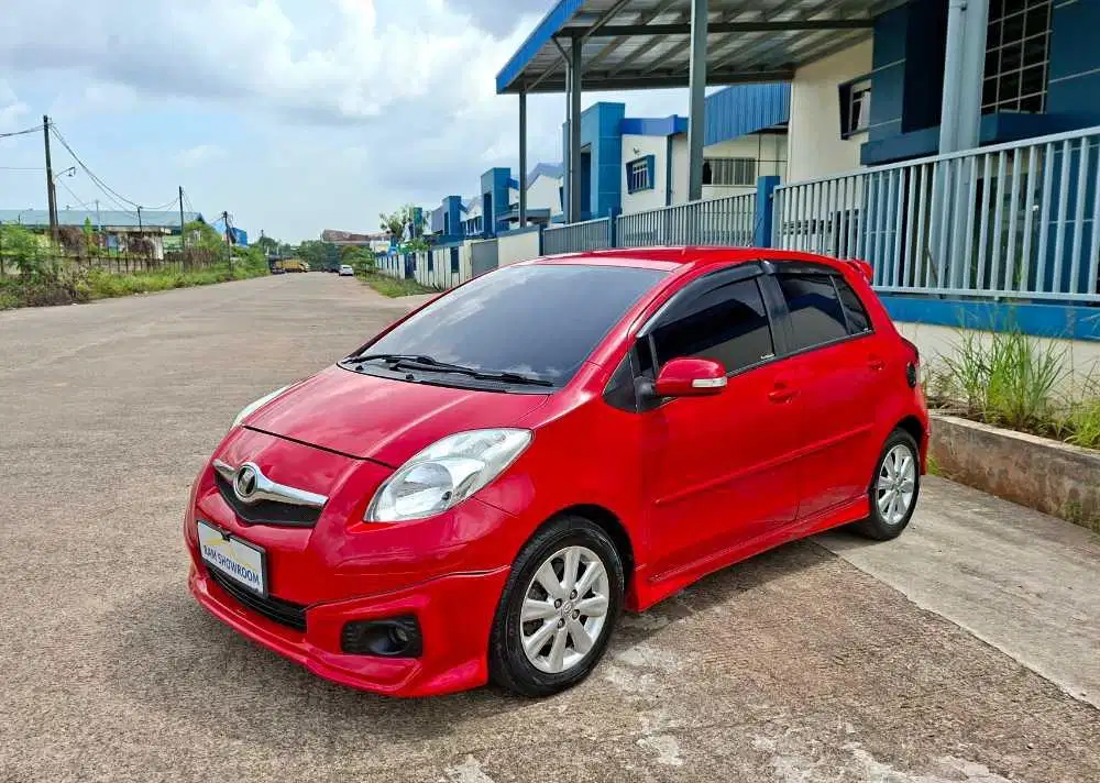 TOYOTA YARIS S 1.5 AT 2011